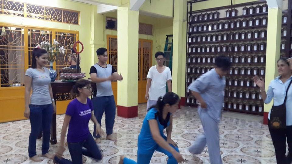 thanh thieu nien tap van nghe chuan bi le phat dan 2559 4